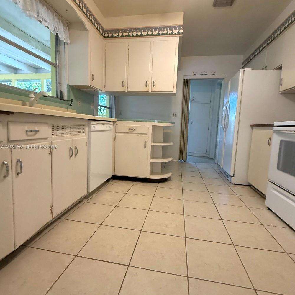 1235 Jefferson St, Hollywood, FL 33019 - For Rent photo 7