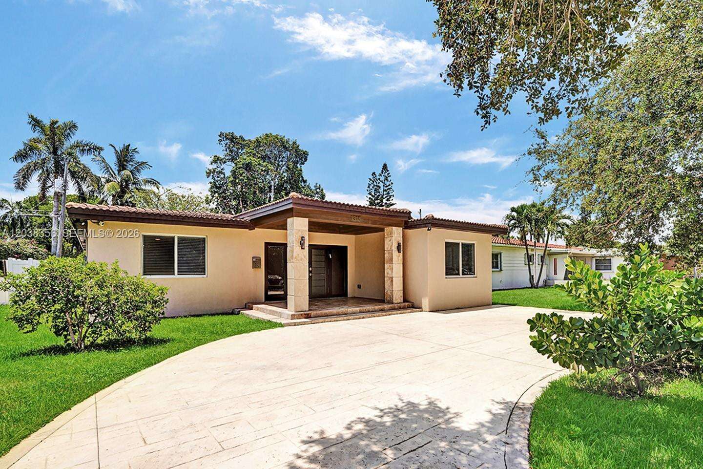 1318 Washington St, Hollywood, FL 33019 - For Rent photo 2