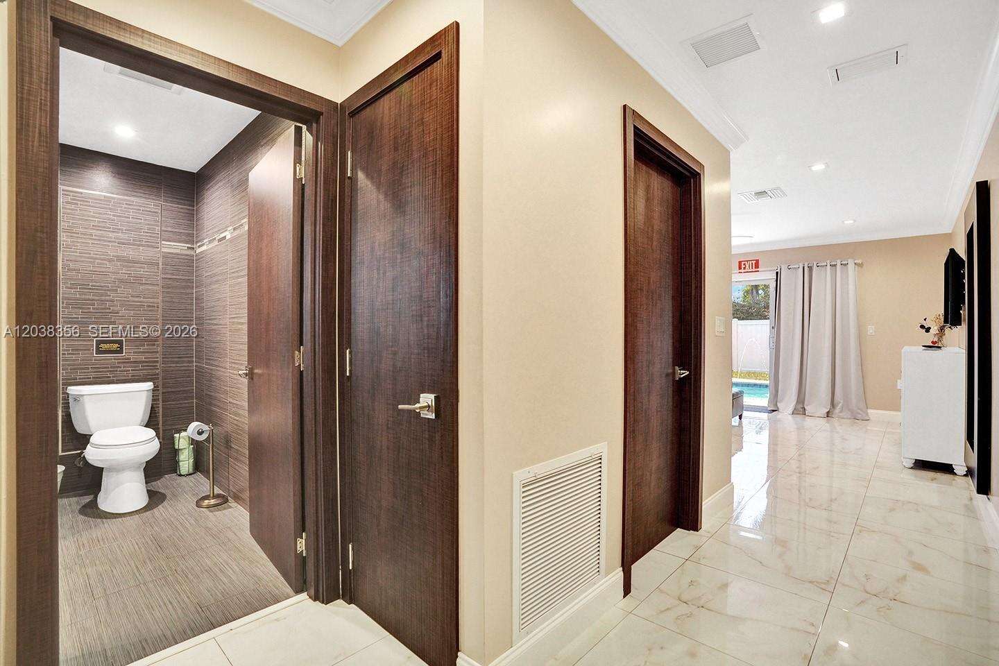 1318 Washington St, Hollywood, FL 33019 - For Rent photo 15