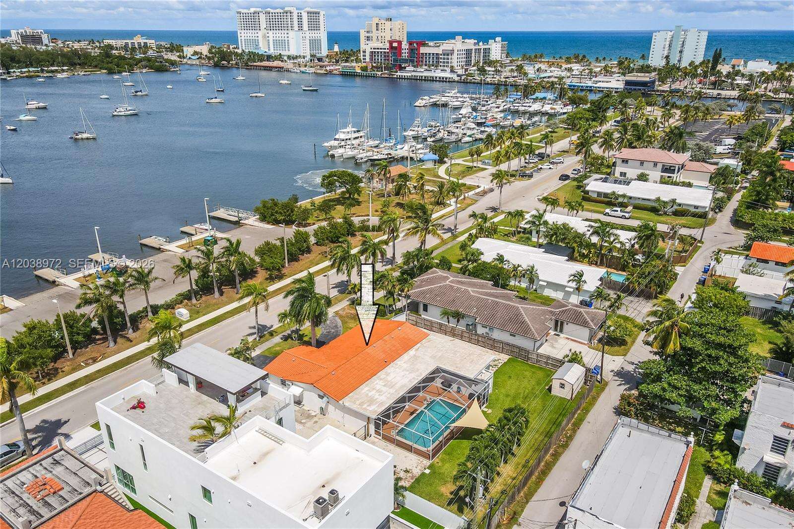816 Polk St, Hollywood, FL 33019 - For Rent photo 2