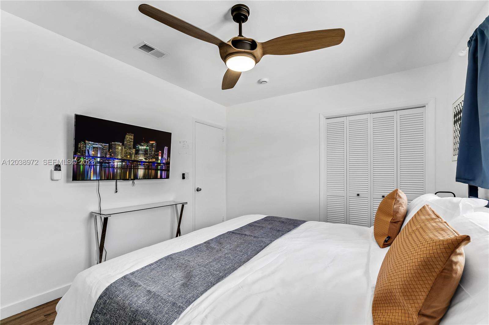 816 Polk St, Hollywood, FL 33019 - For Rent photo 23