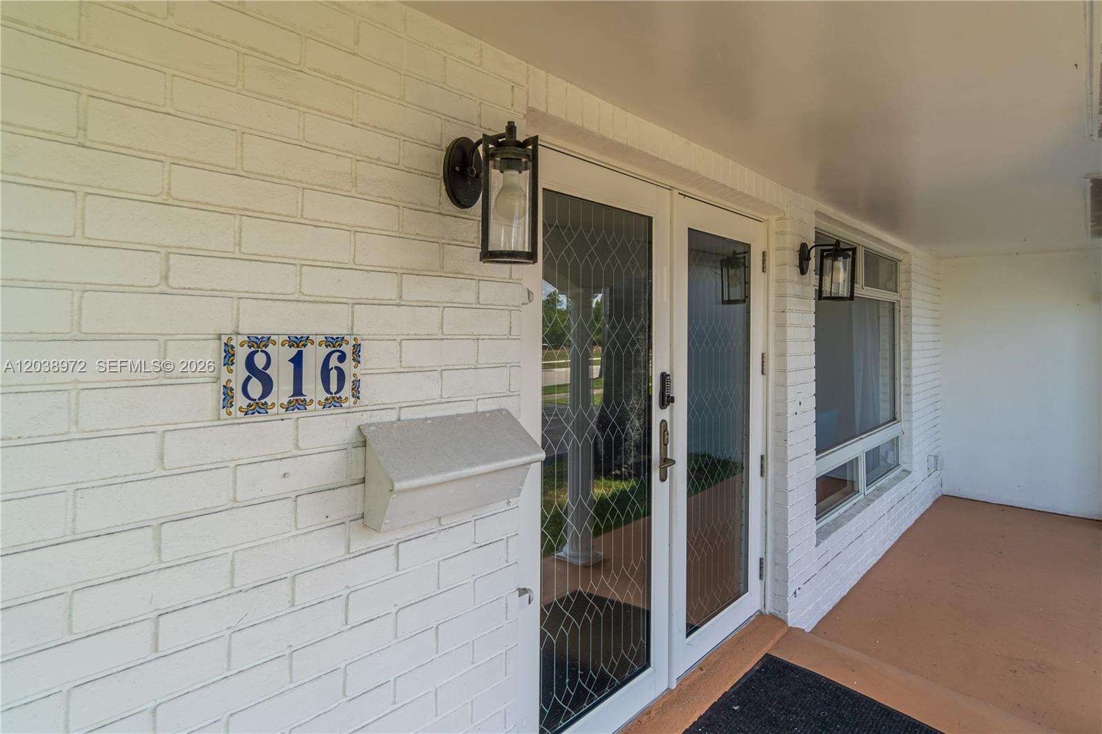 816 Polk St, Hollywood, FL 33019 - For Rent photo 4