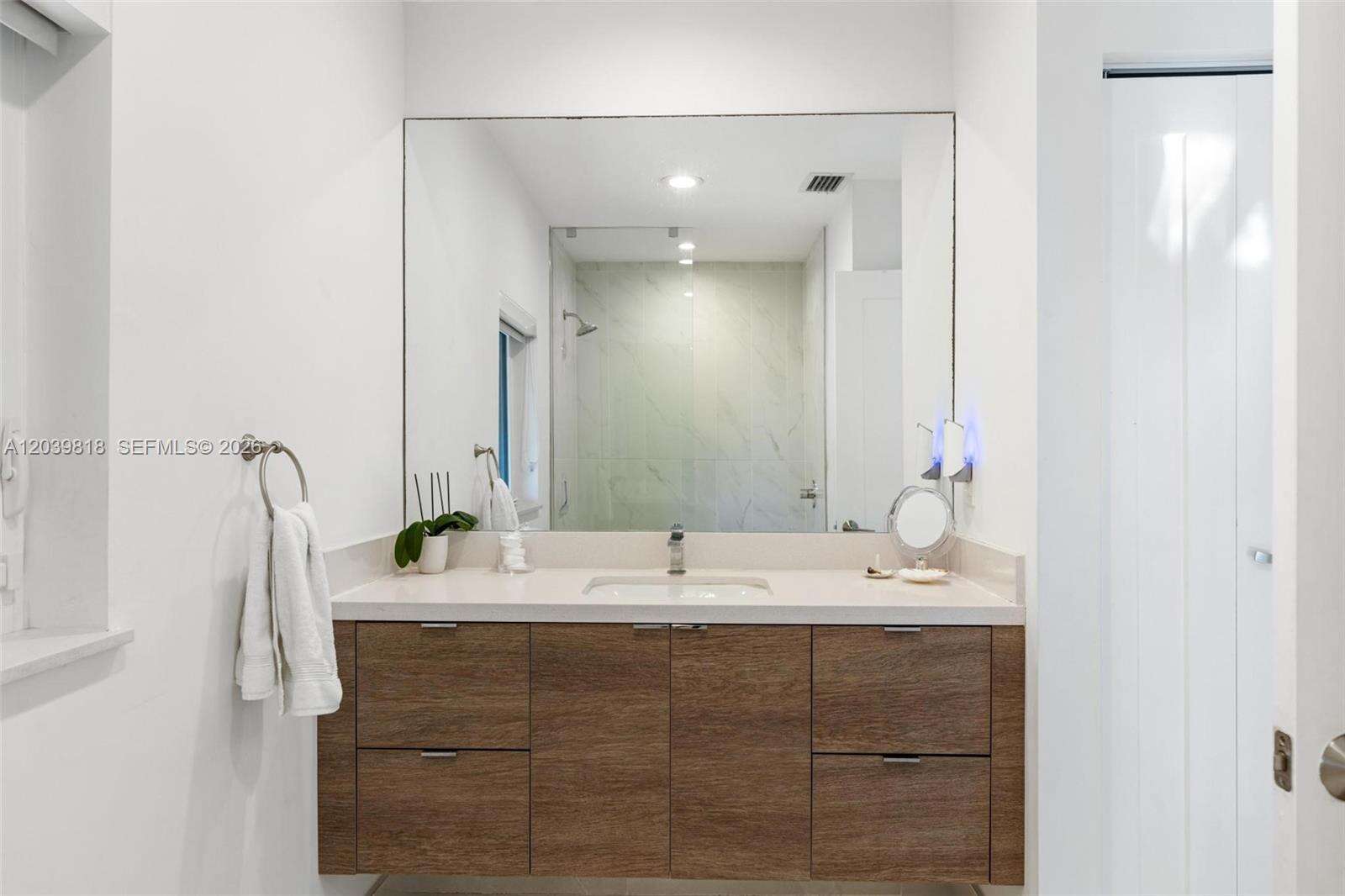 1014 Jefferson St, Hollywood, FL 33019 - For Rent photo 28