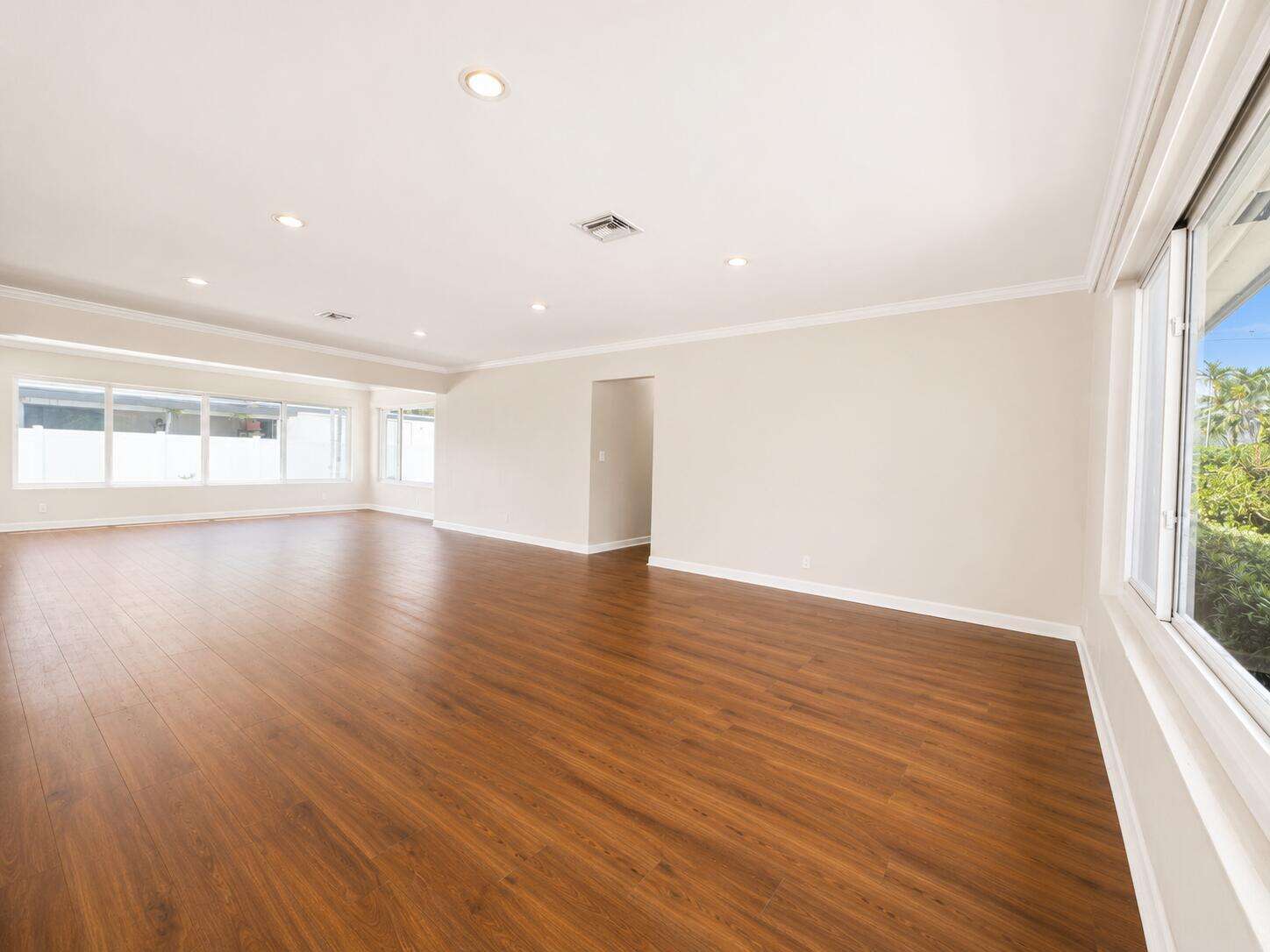 1155 Washington, Hollywood, FL 33019 - For Rent photo 2