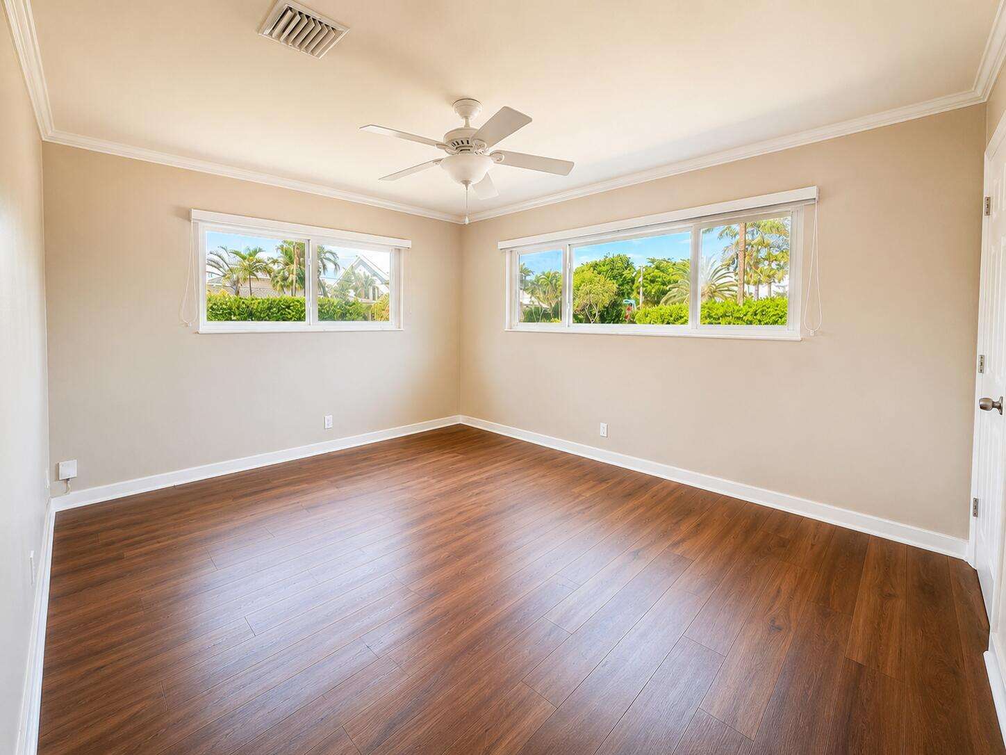 1155 Washington, Hollywood, FL 33019 - For Rent photo 11