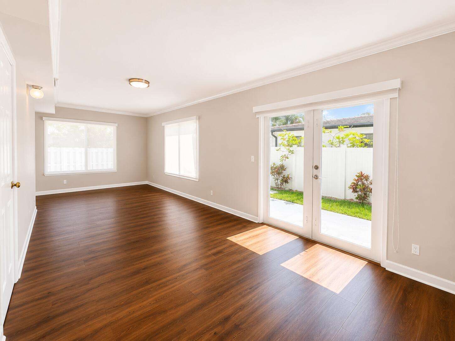 1155 Washington, Hollywood, FL 33019 - For Rent photo 8