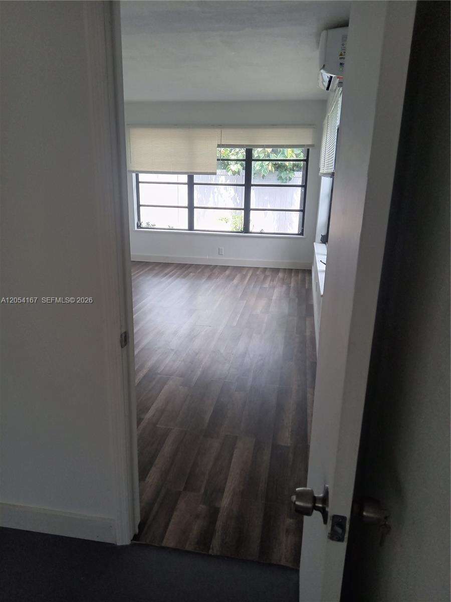 Hollywood, FL 33019 - For Rent photo 1