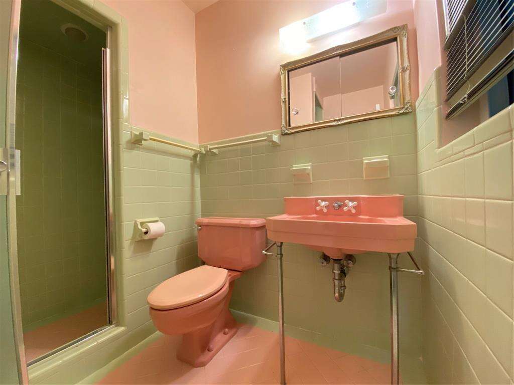 1049 Van Buren, Hollywood, FL 33019 - For Rent photo 11
