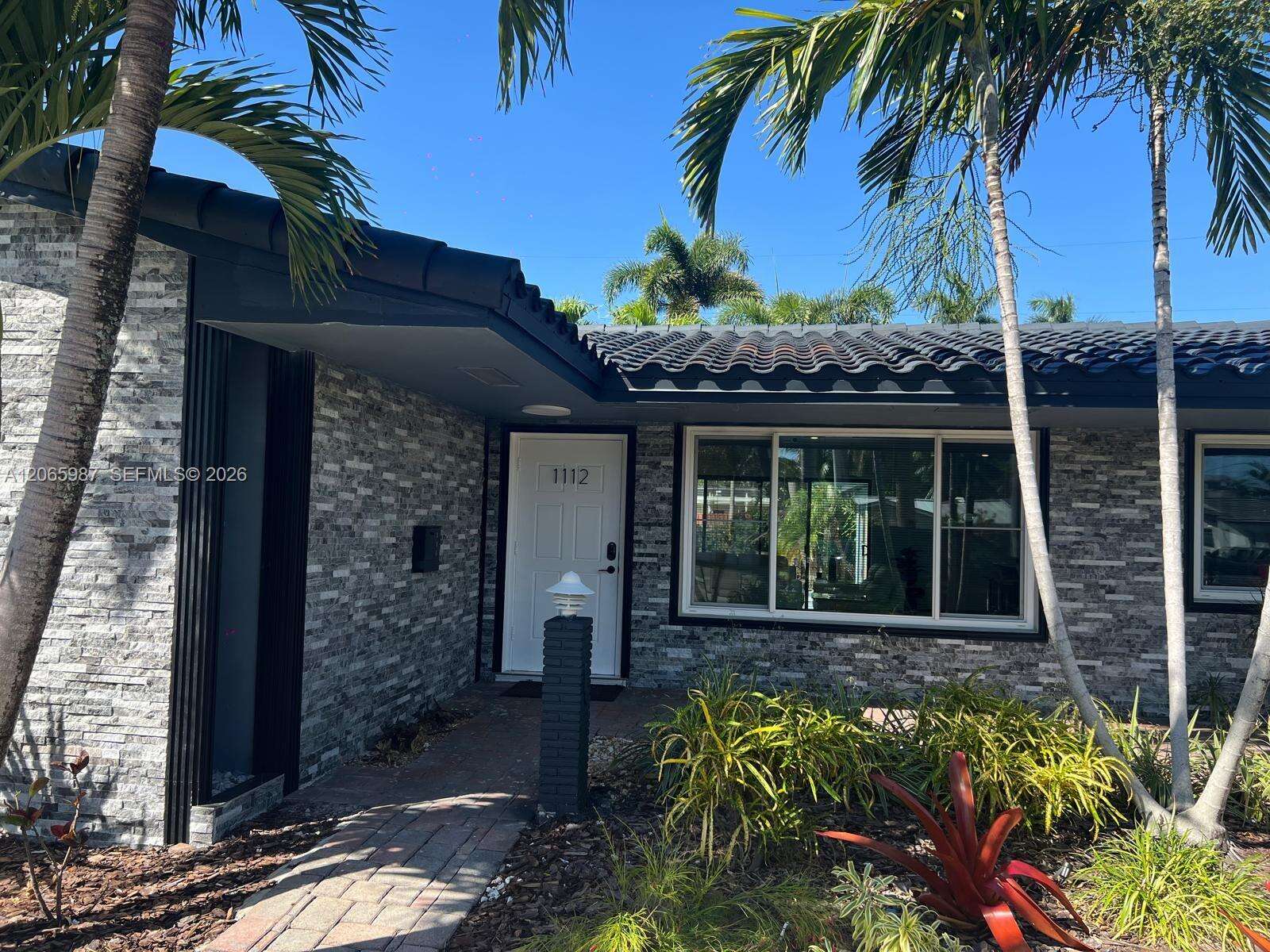 1112 13th Ave, Hollywood, FL 33019 - For Rent photo 1
