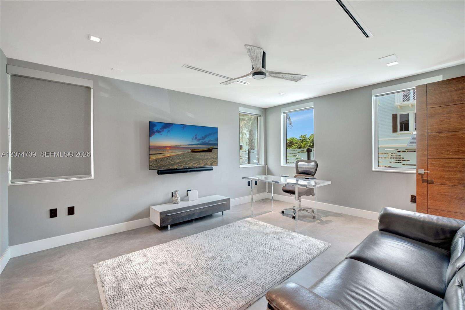 305 Oak St, Hollywood, FL 33019 - For Rent photo 16