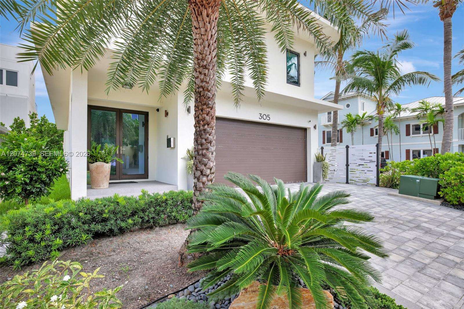 305 Oak St, Hollywood, FL 33019 - For Rent photo 3
