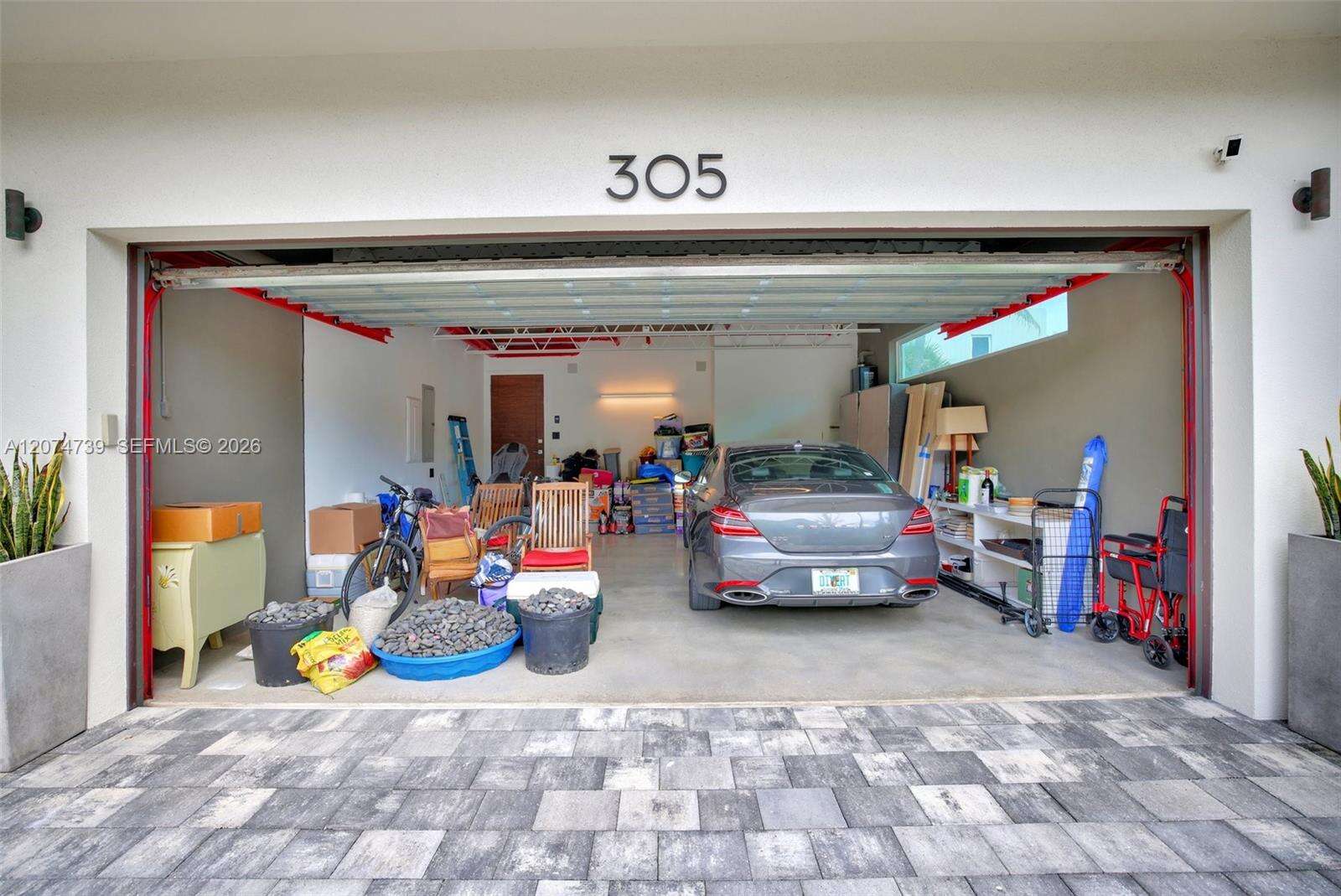 305 Oak St, Hollywood, FL 33019 - For Rent photo 4