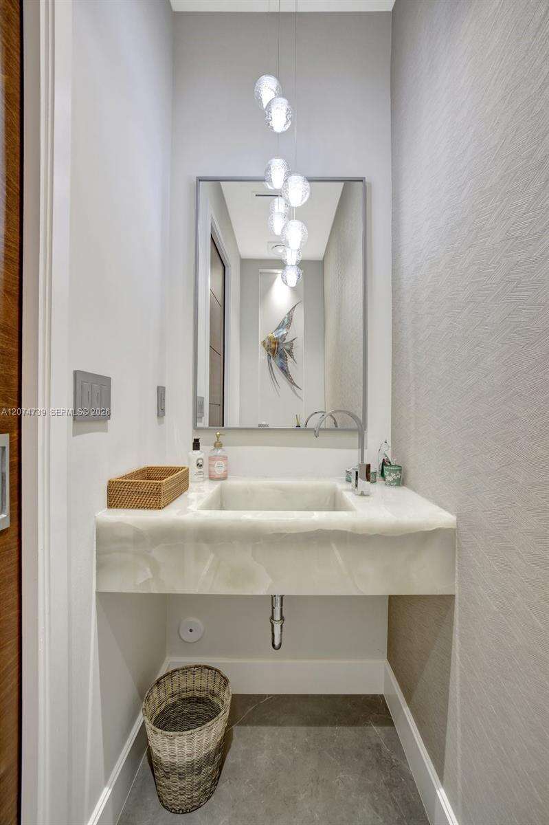 305 Oak St, Hollywood, FL 33019 - For Rent photo 45
