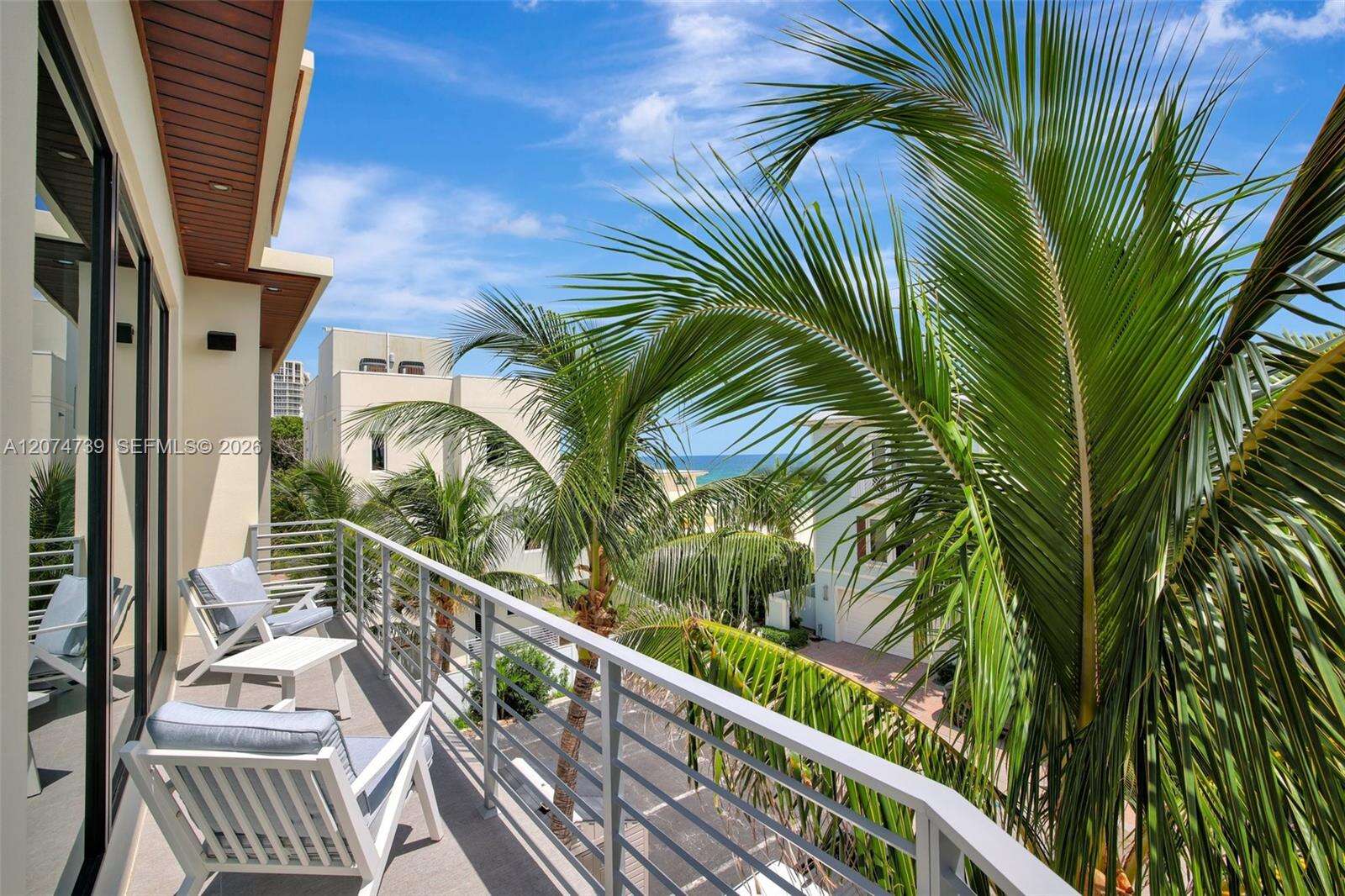 305 Oak St, Hollywood, FL 33019 - For Rent photo 47