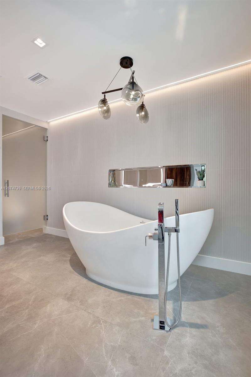 305 Oak St, Hollywood, FL 33019 - For Rent photo 55