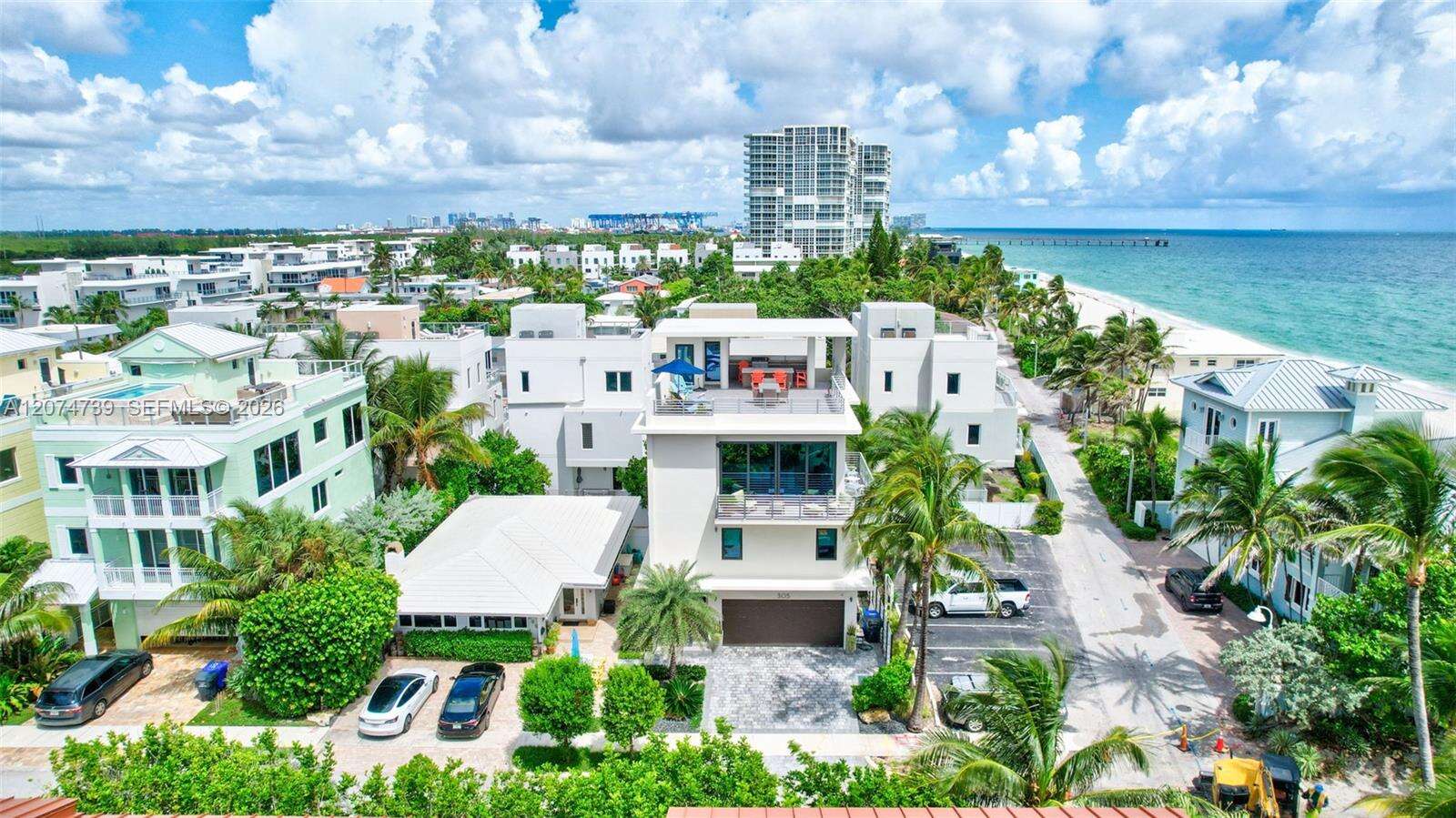 305 Oak St, Hollywood, FL 33019 - For Rent photo 7