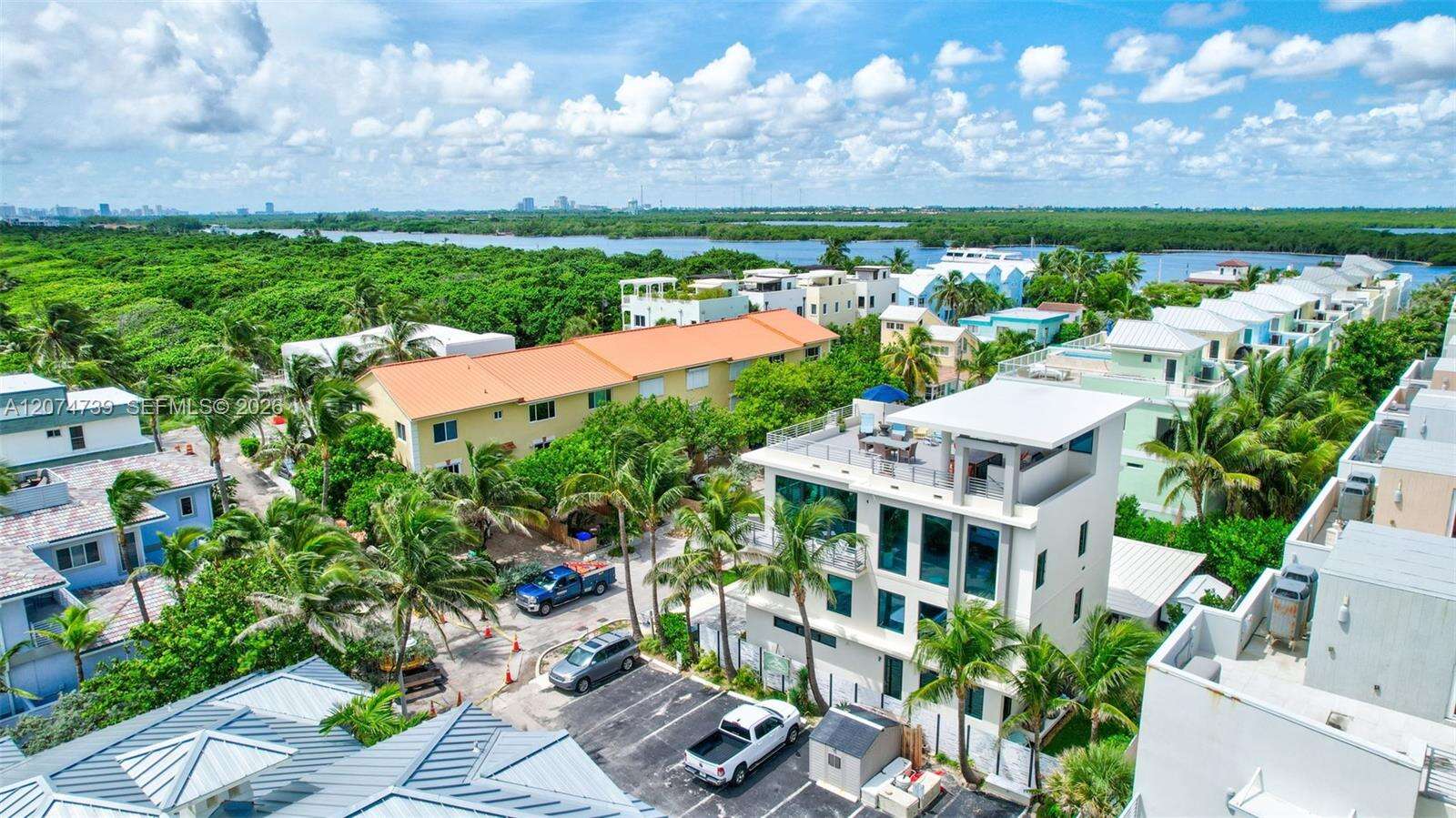 305 Oak St, Hollywood, FL 33019 - For Rent photo 74