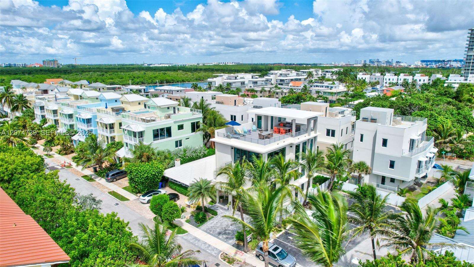 305 Oak St, Hollywood, FL 33019 - For Rent photo 79