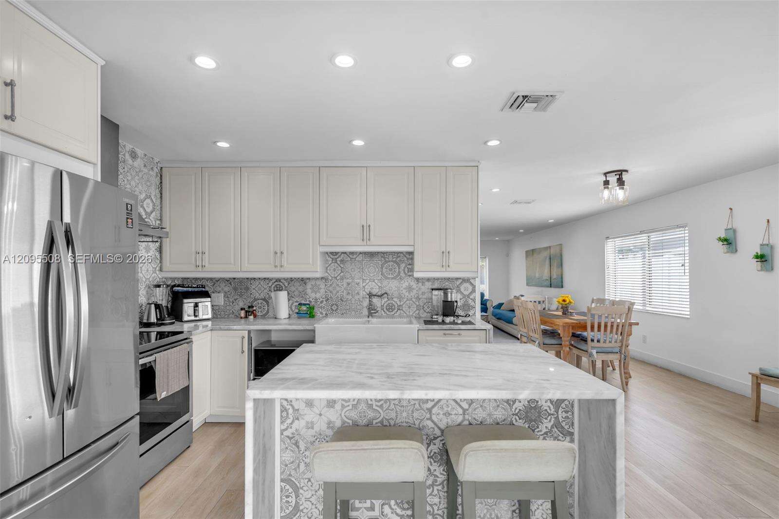 821 Harrison St, Hollywood, FL 33019 - For Rent photo 12