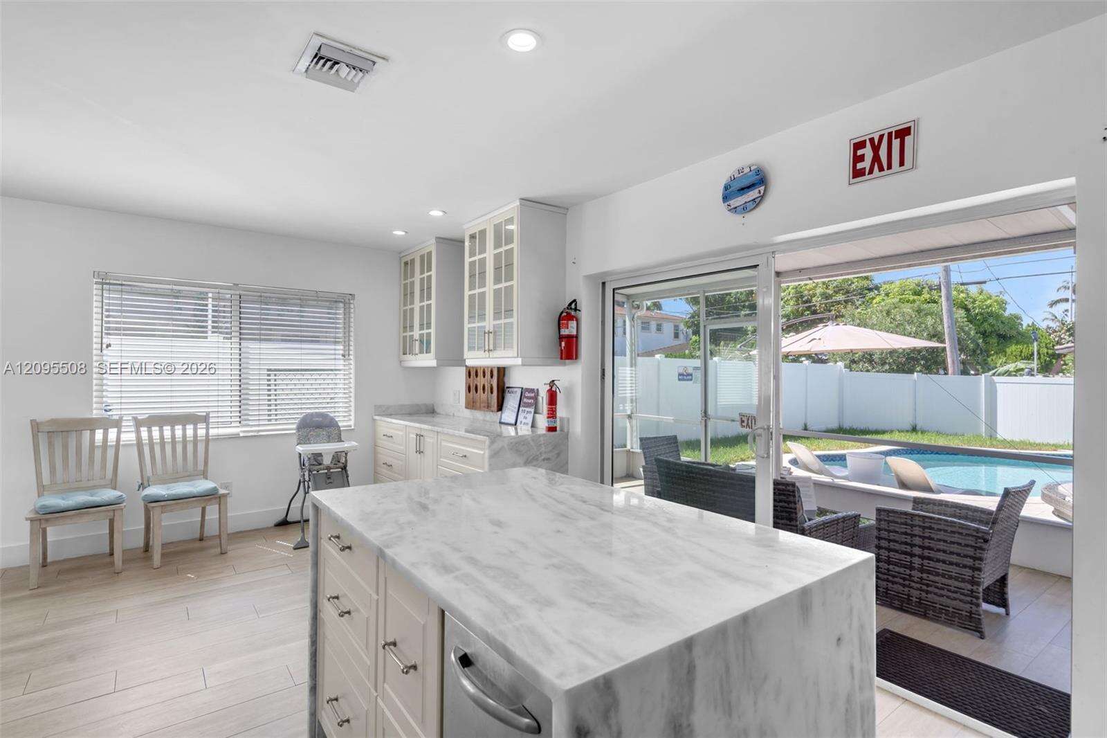 821 Harrison St, Hollywood, FL 33019 - For Rent photo 13
