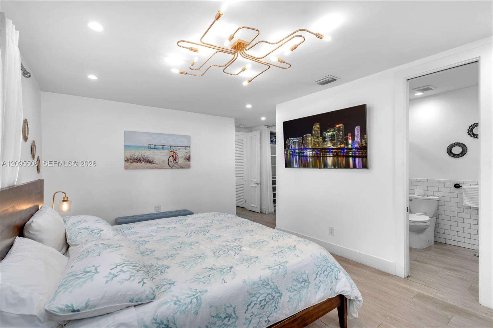 821 Harrison St, Hollywood, FL 33019 - For Rent photo 15