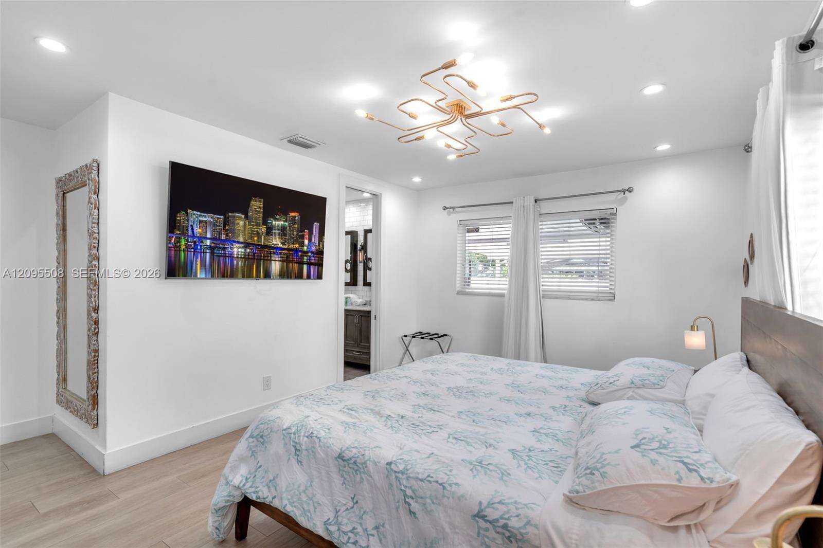 821 Harrison St, Hollywood, FL 33019 - For Rent photo 16