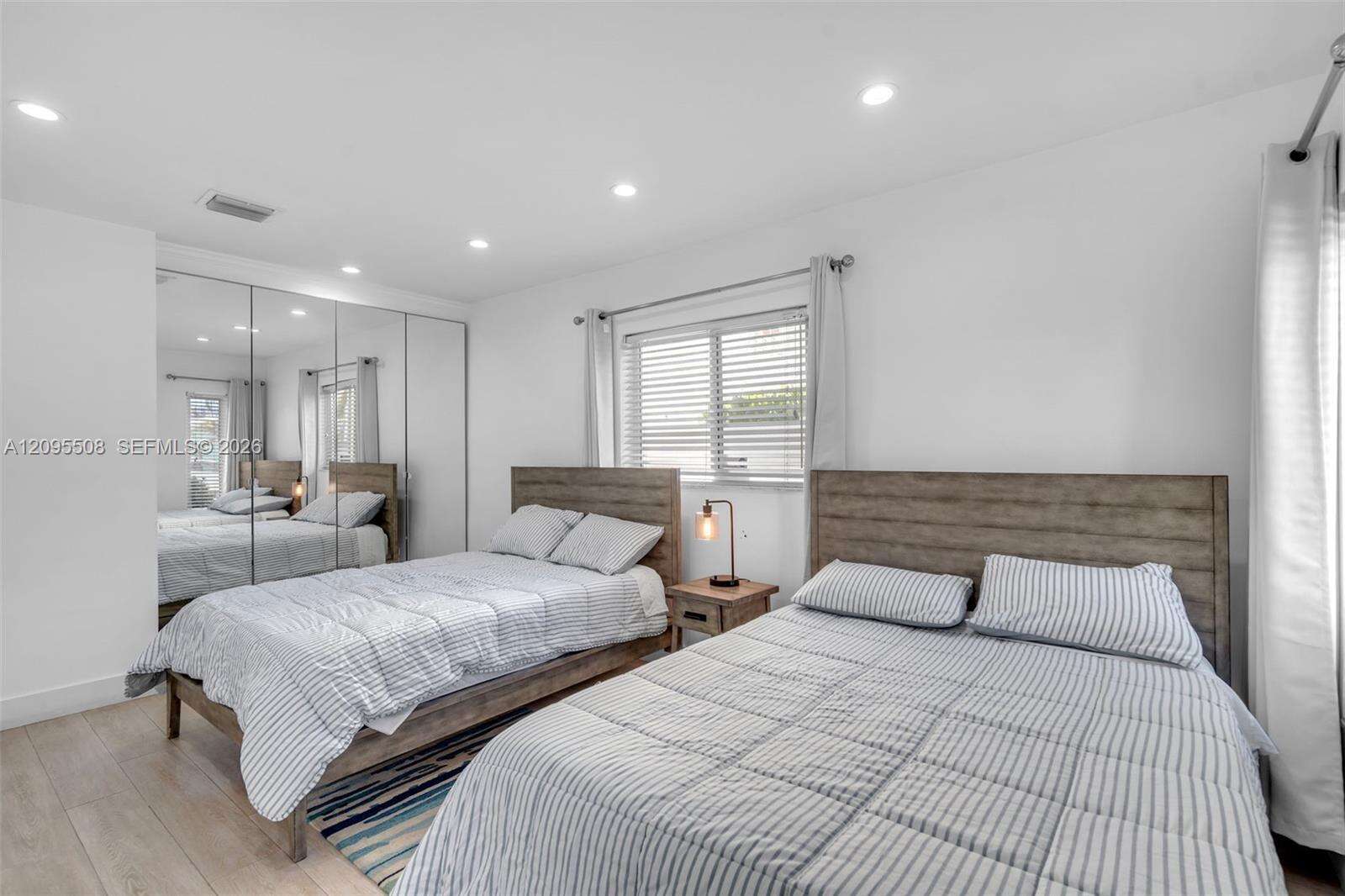 821 Harrison St, Hollywood, FL 33019 - For Rent photo 25
