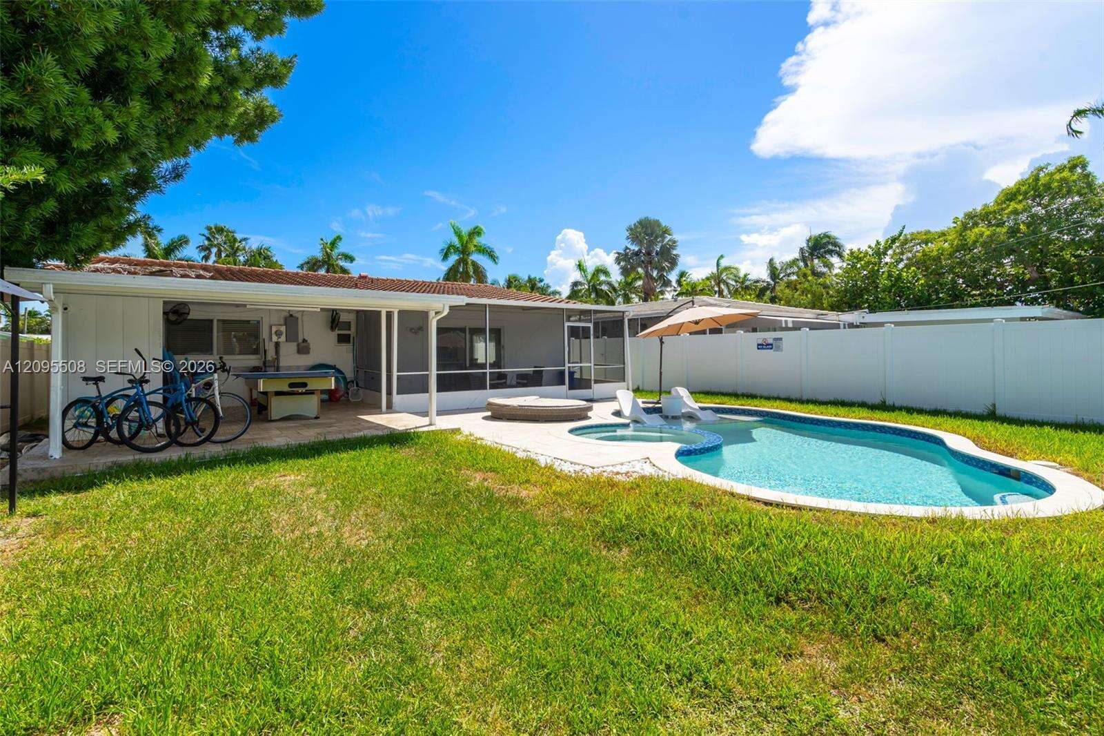 821 Harrison St, Hollywood, FL 33019 - For Rent photo 28