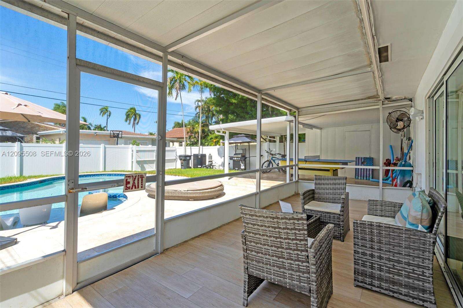 821 Harrison St, Hollywood, FL 33019 - For Rent photo 33