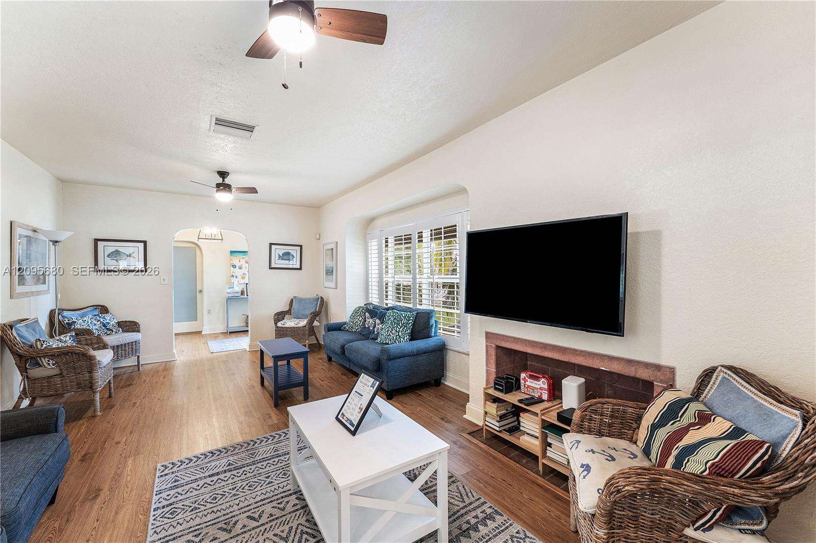 711 Tyler St, Hollywood, FL 33019 - For Rent photo 11