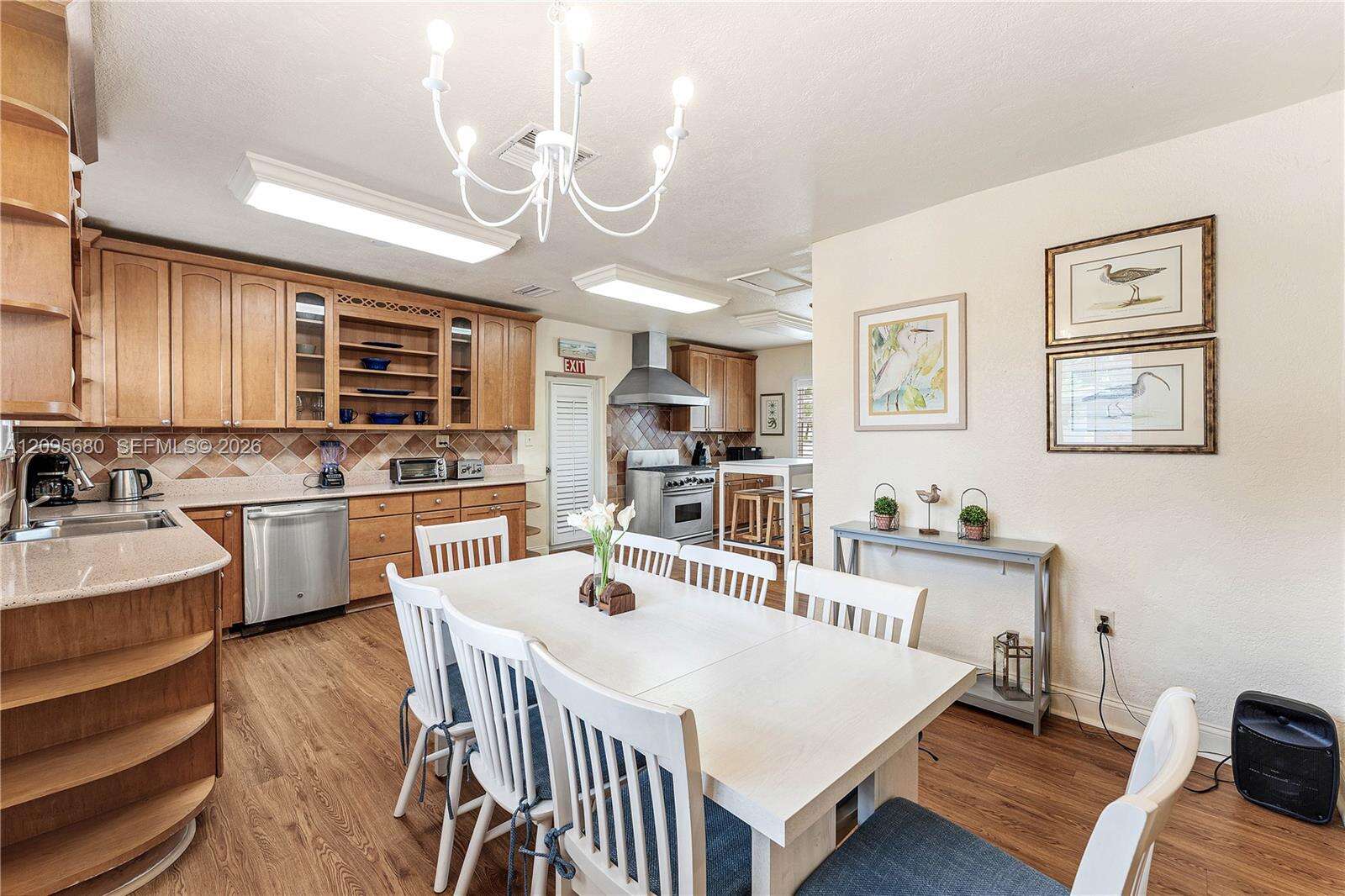 711 Tyler St, Hollywood, FL 33019 - For Rent photo 12