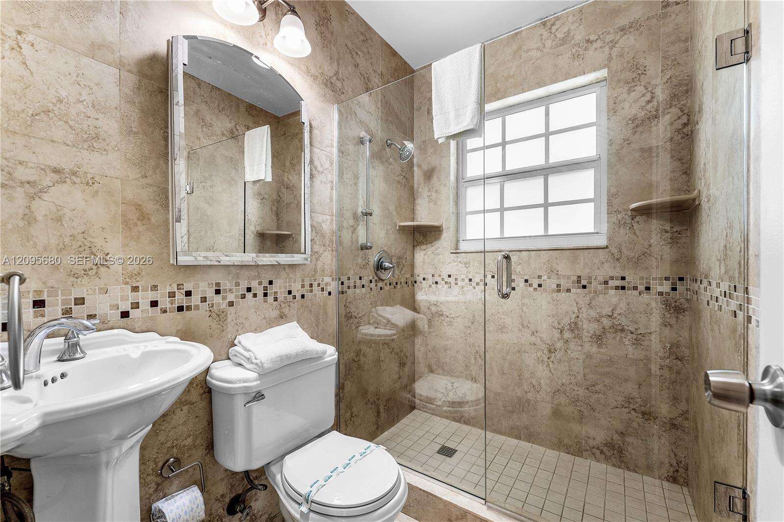 711 Tyler St, Hollywood, FL 33019 - For Rent photo 22