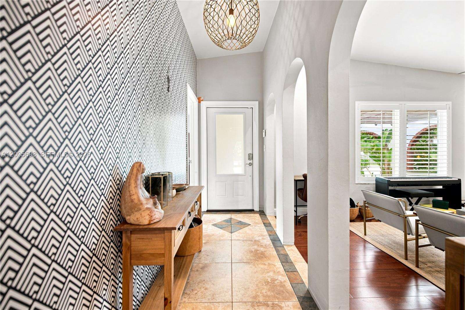 1119 Buchanan St, Hollywood, FL 33019 - For Rent photo 2