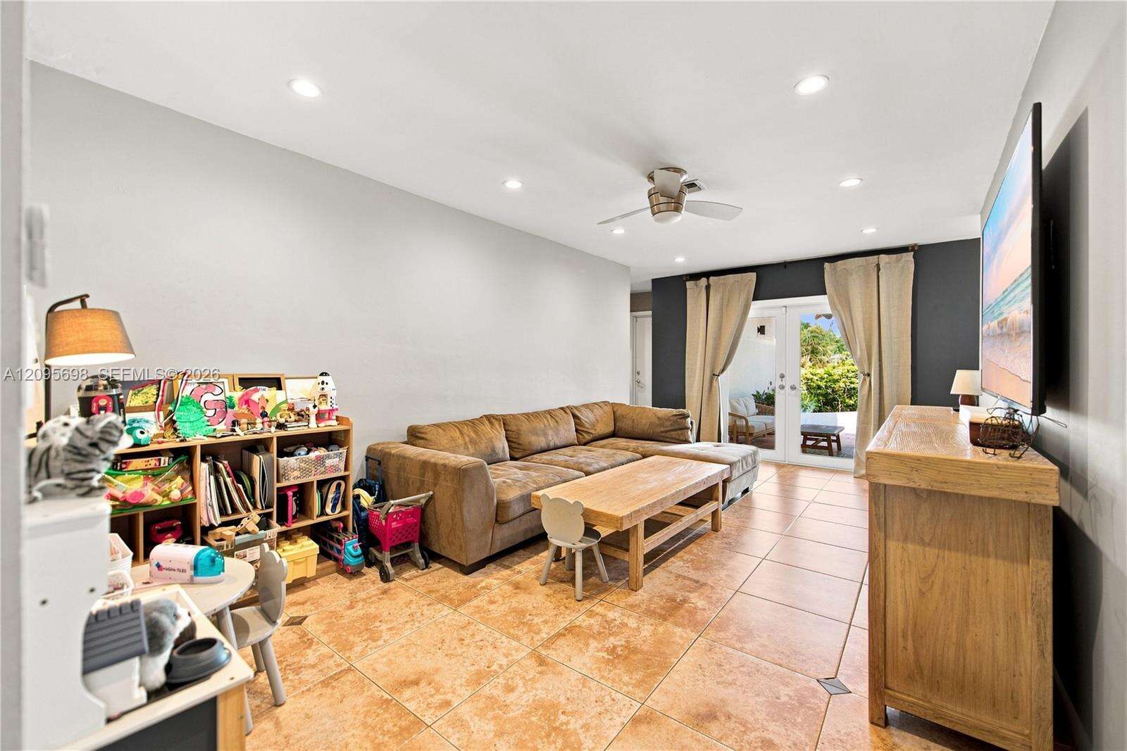 1119 Buchanan St, Hollywood, FL 33019 - For Rent photo 7