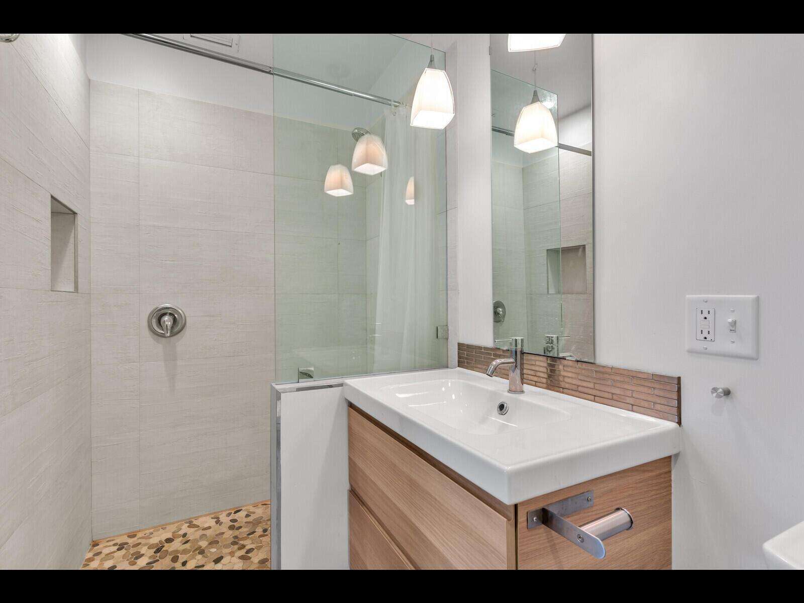 1315 Buchanan, Hollywood, FL 33019 - For Rent photo 12