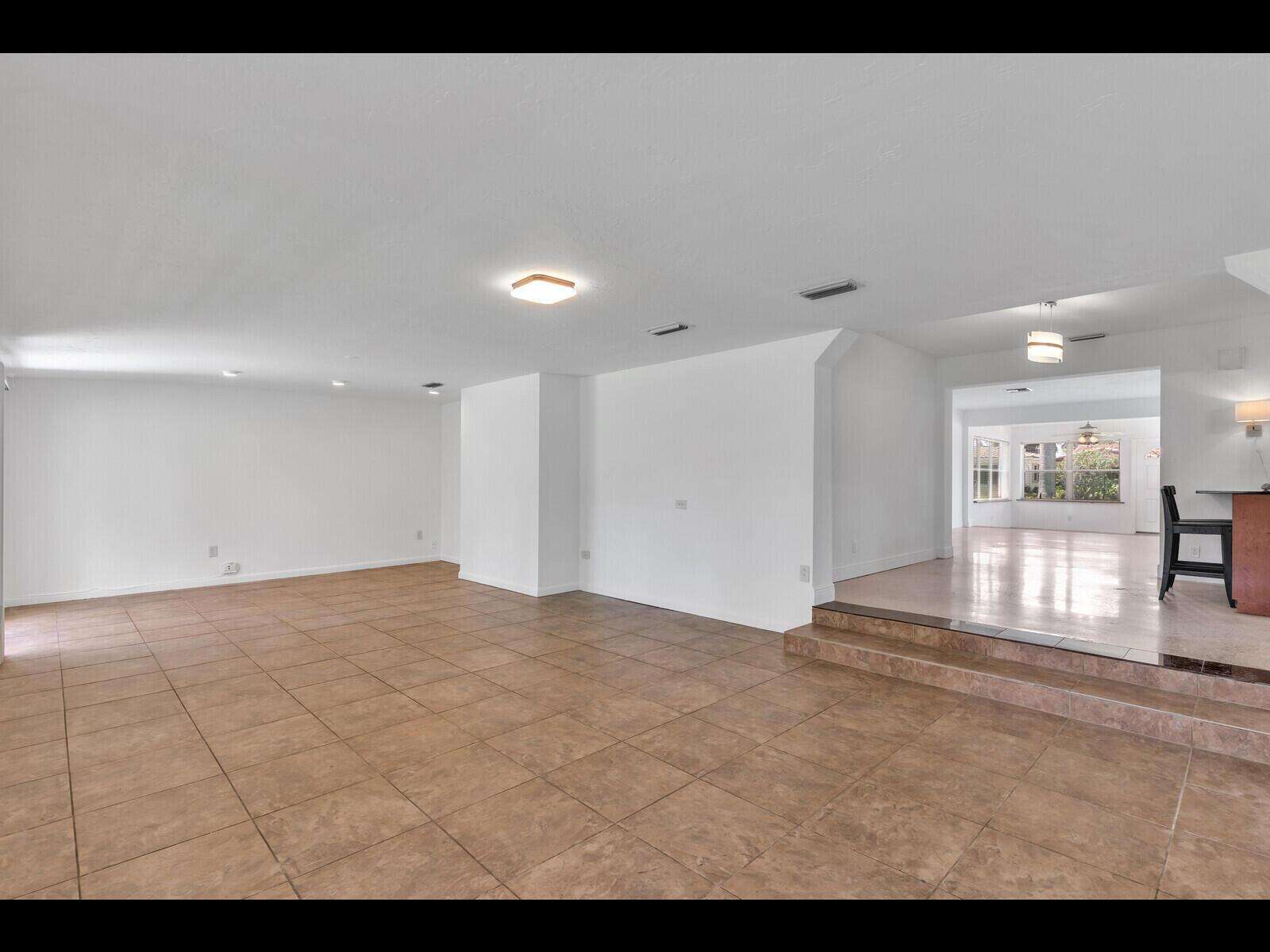 1315 Buchanan, Hollywood, FL 33019 - For Rent photo 13