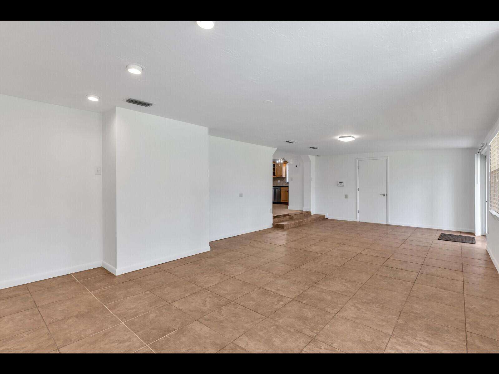 1315 Buchanan, Hollywood, FL 33019 - For Rent photo 15