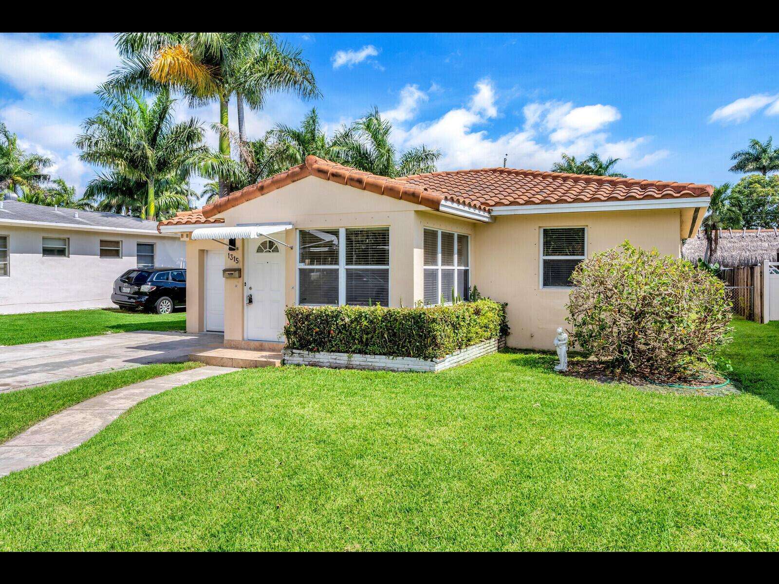 1315 Buchanan, Hollywood, FL 33019 - For Rent photo 24