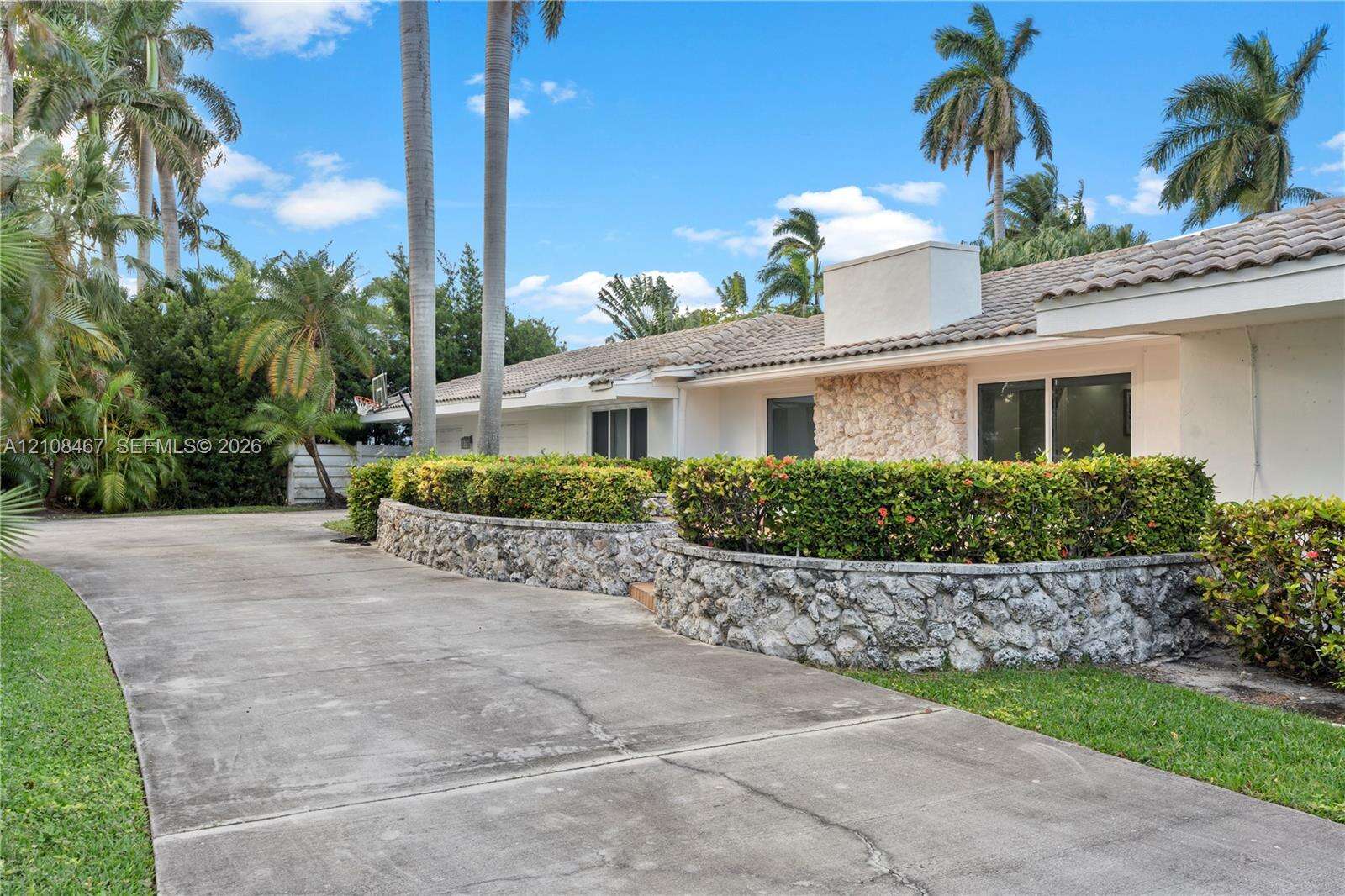 1247 Jackson St, Hollywood, FL 33019 - For Rent photo 1