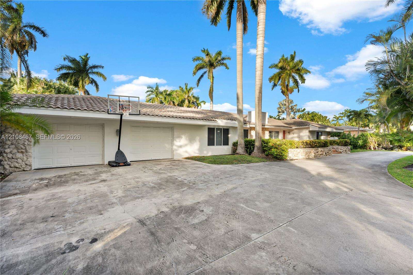1247 Jackson St, Hollywood, FL 33019 - For Rent photo 2