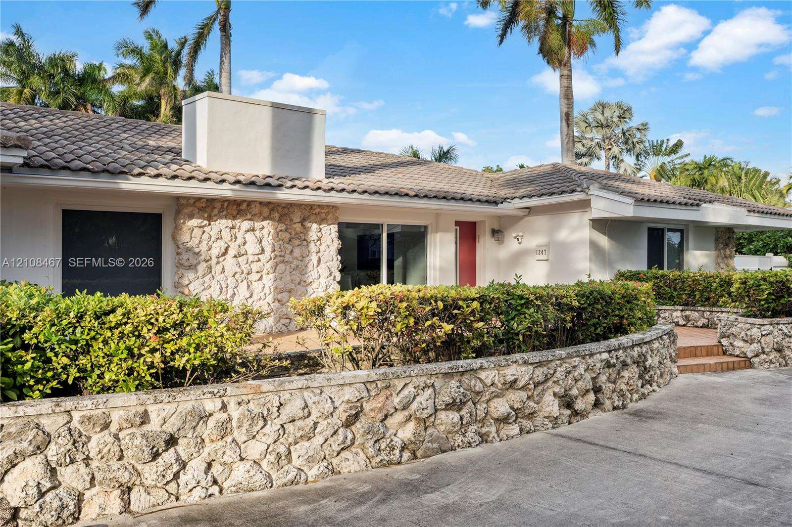 1247 Jackson St, Hollywood, FL 33019 - For Rent photo 3