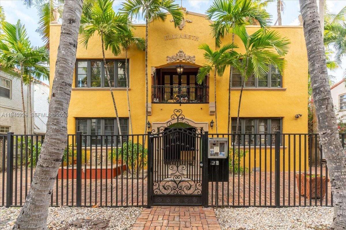 632 15th St, Miami Beach, FL 33139 - For Sale photo 2