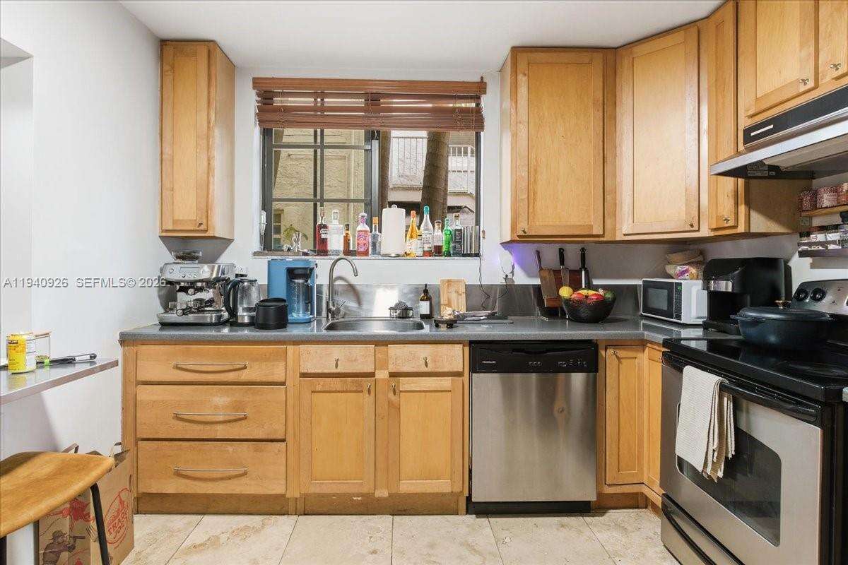 632 15th St, Miami Beach, FL 33139 - For Sale photo 16