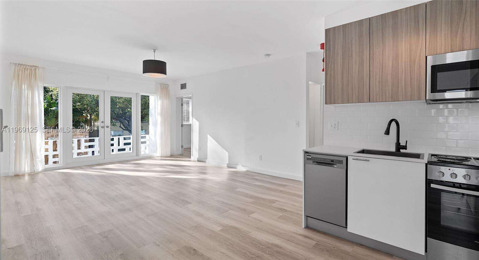 1561 Jefferson Avenue, Miami Beach, FL 33139 - For Sale photo 1