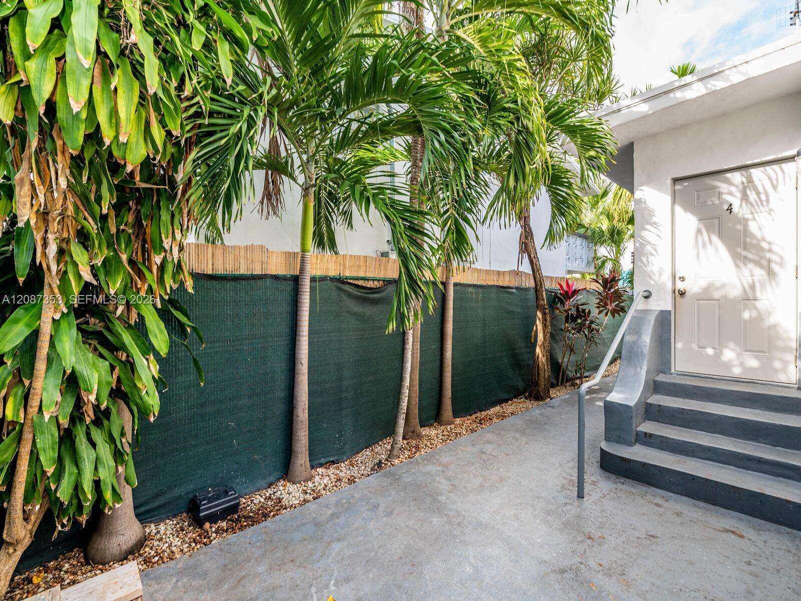 726 8th St, Miami Beach, FL 33139 - For Sale photo 3