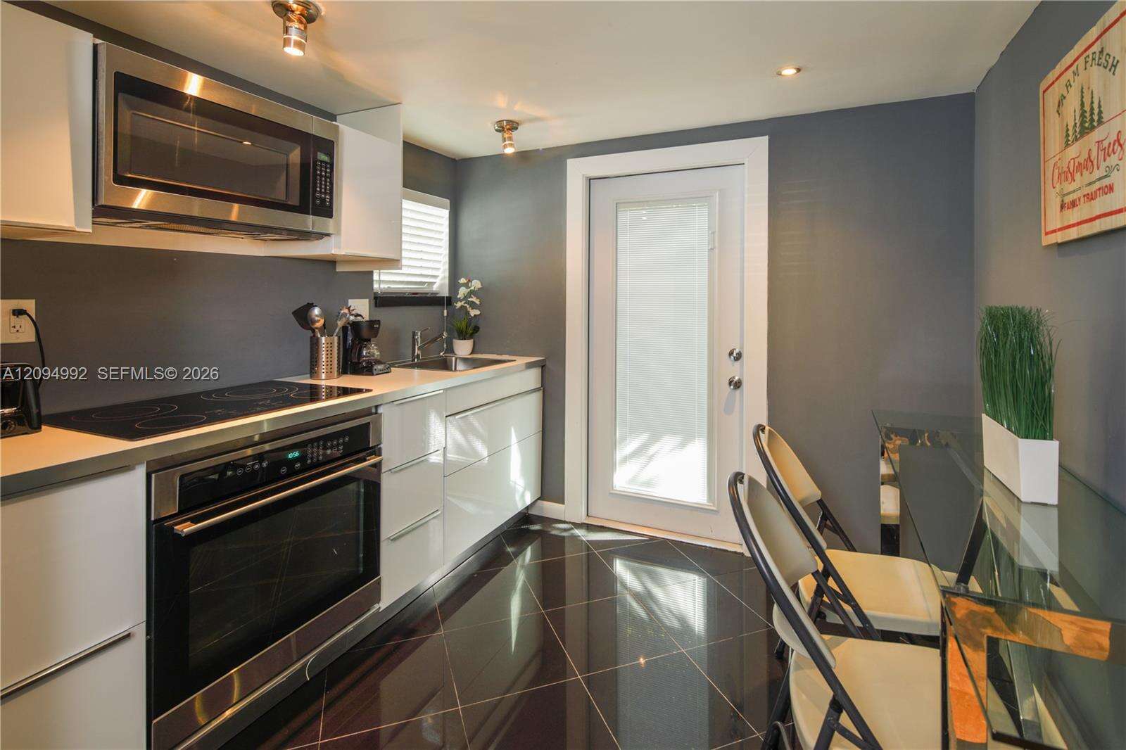 560 Michigan Ave, Miami Beach, FL 33139 - For Sale photo 8